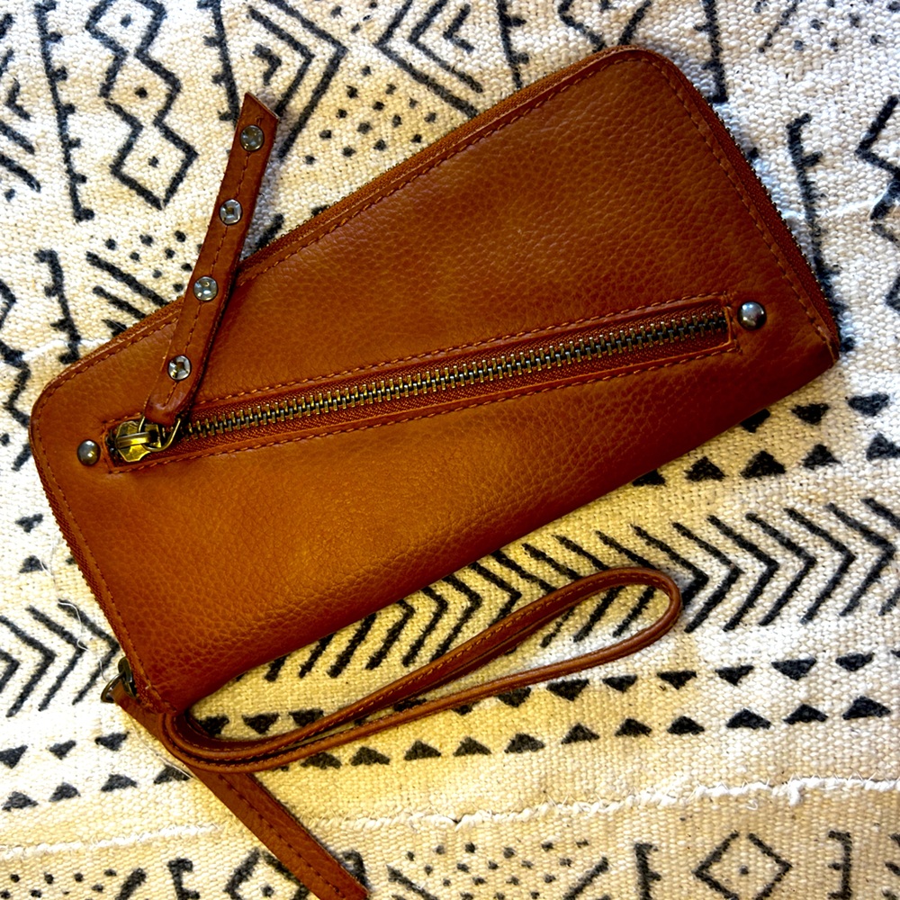 FREE PEOPLE Brown Tan Distressed Vegan Zip Around Wallet Wristlet  MSRP $58
